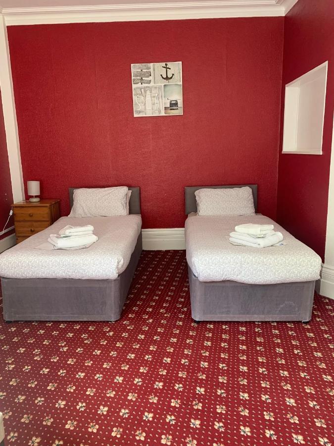 Park Inn Hotel Folkestone Esterno foto