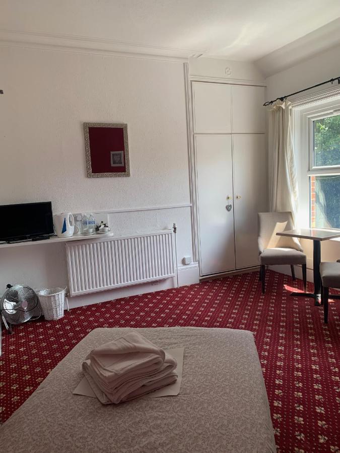Park Inn Hotel Folkestone Esterno foto