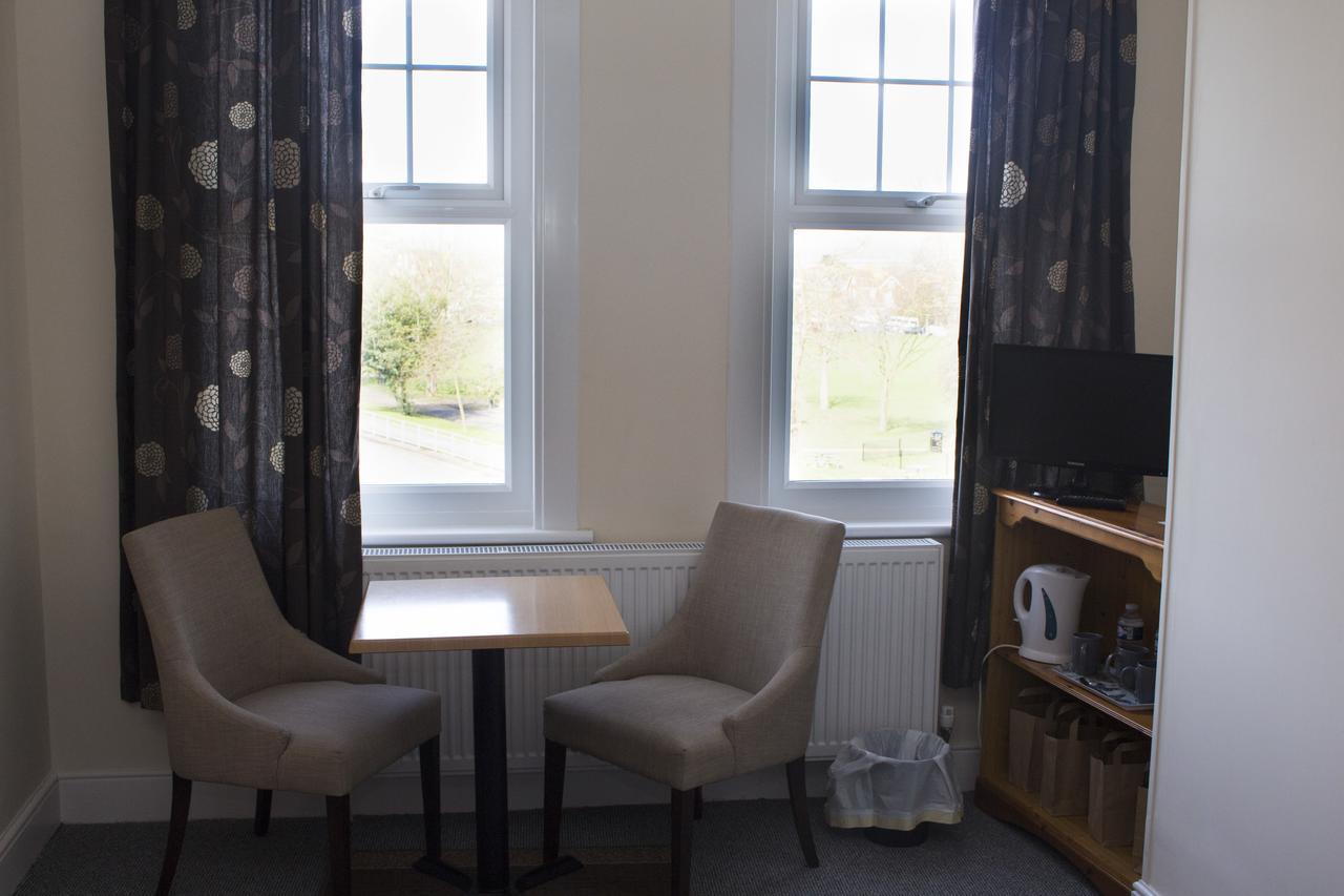 Park Inn Hotel Folkestone Esterno foto